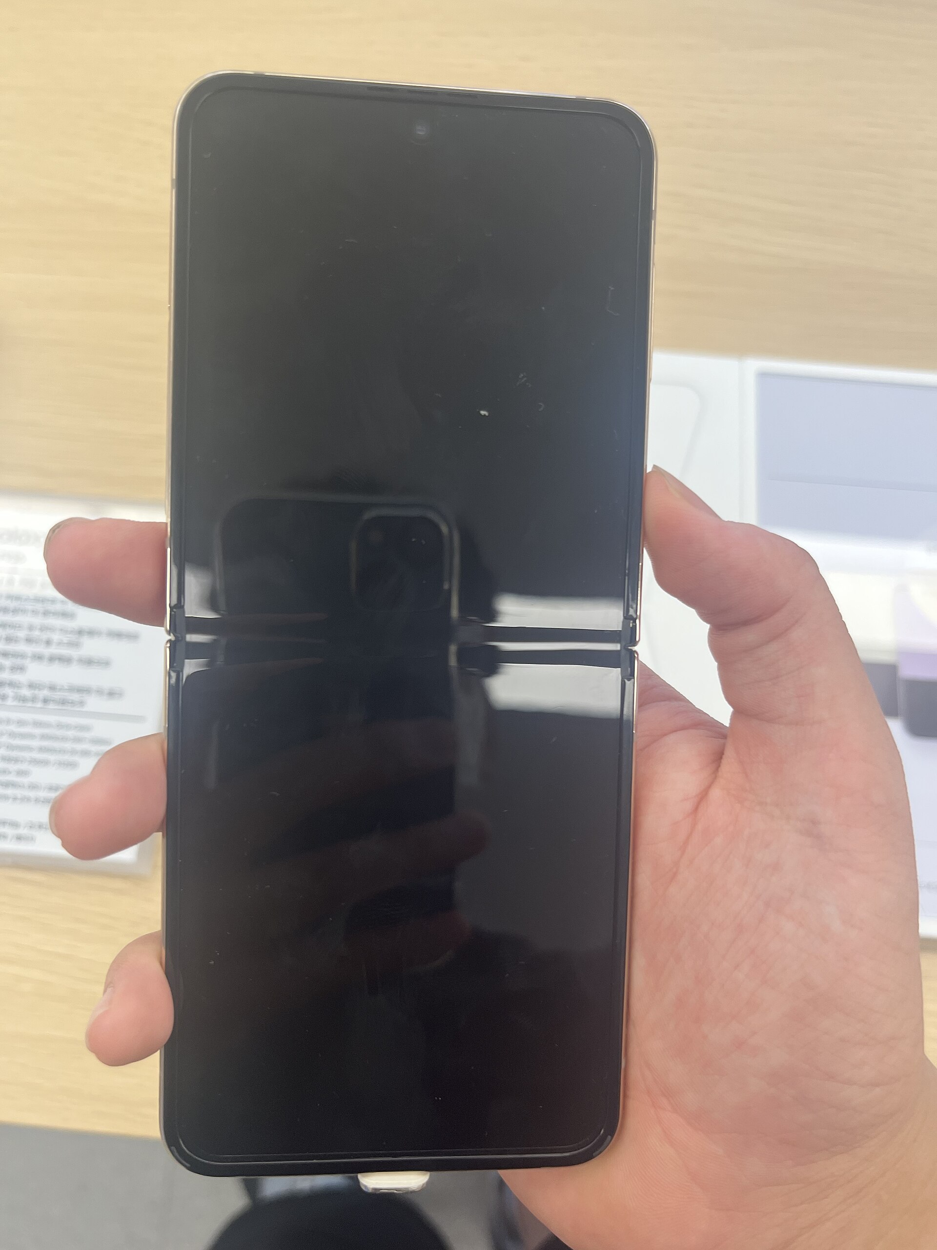 Samsung Galaxy Z Flip 4 5G - 128GB Gray (Grade A)