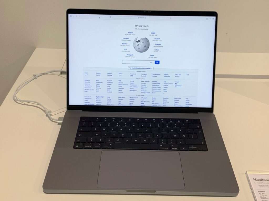 Apple MacBook Pro (M1 Pro, 14 inch, A2442) - 10C-CPU/14C-GPU-32GB/1TB Space Gray (Grade A)